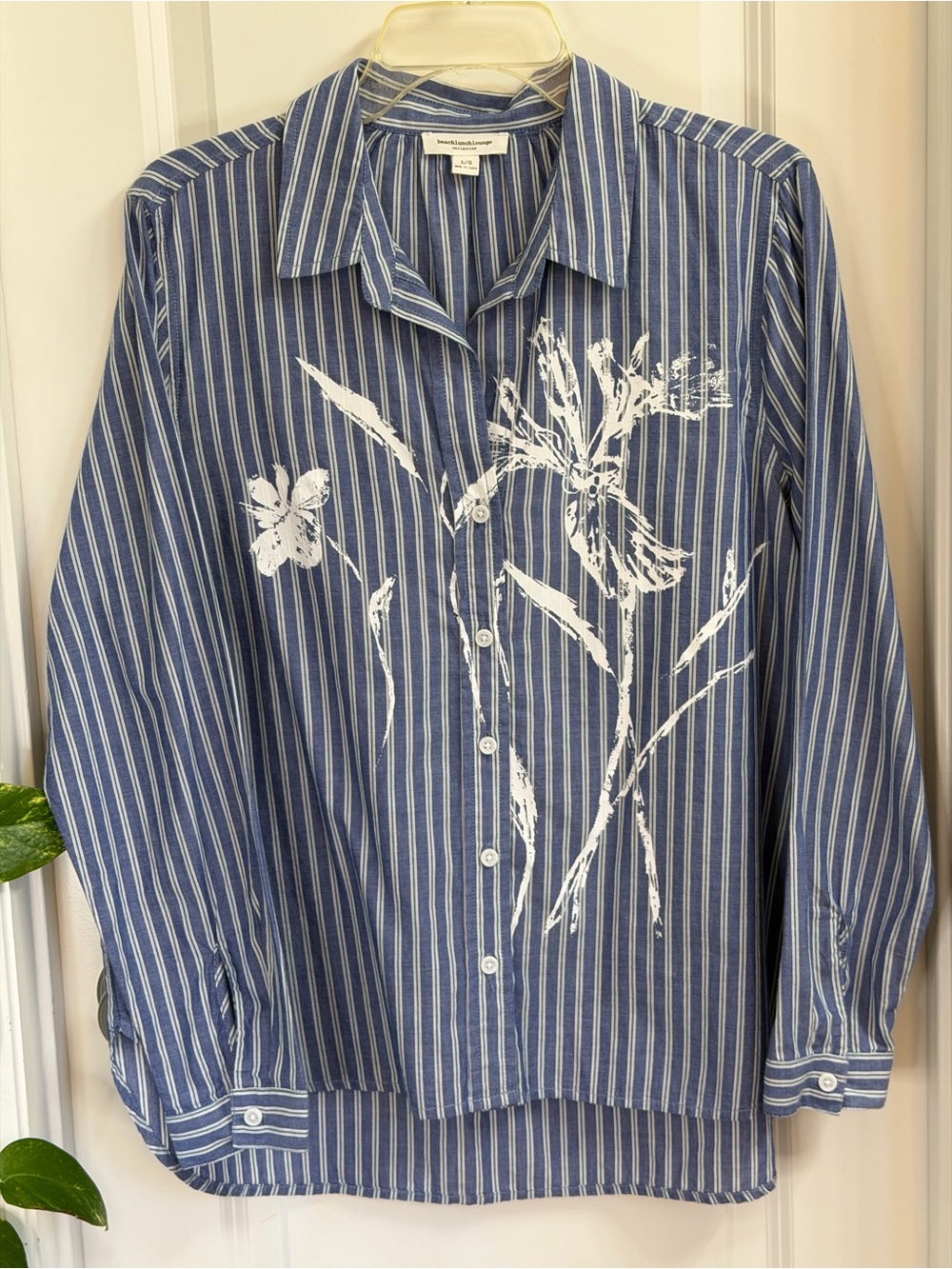 beachlunchlounge Cotton Blue Striped Button-Down w/Wht Floral Screen Print Sz Lg